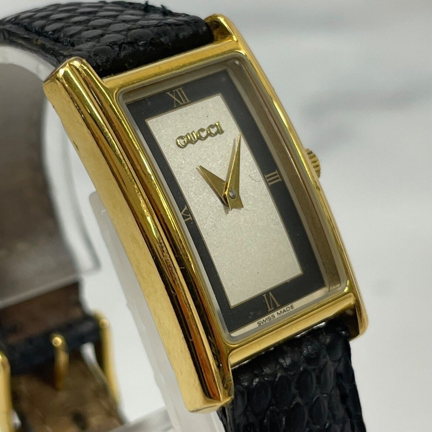 GUCCI 2600L Swiss Made Rectangle Analog Quartz Womens Watch Vintage Excellent