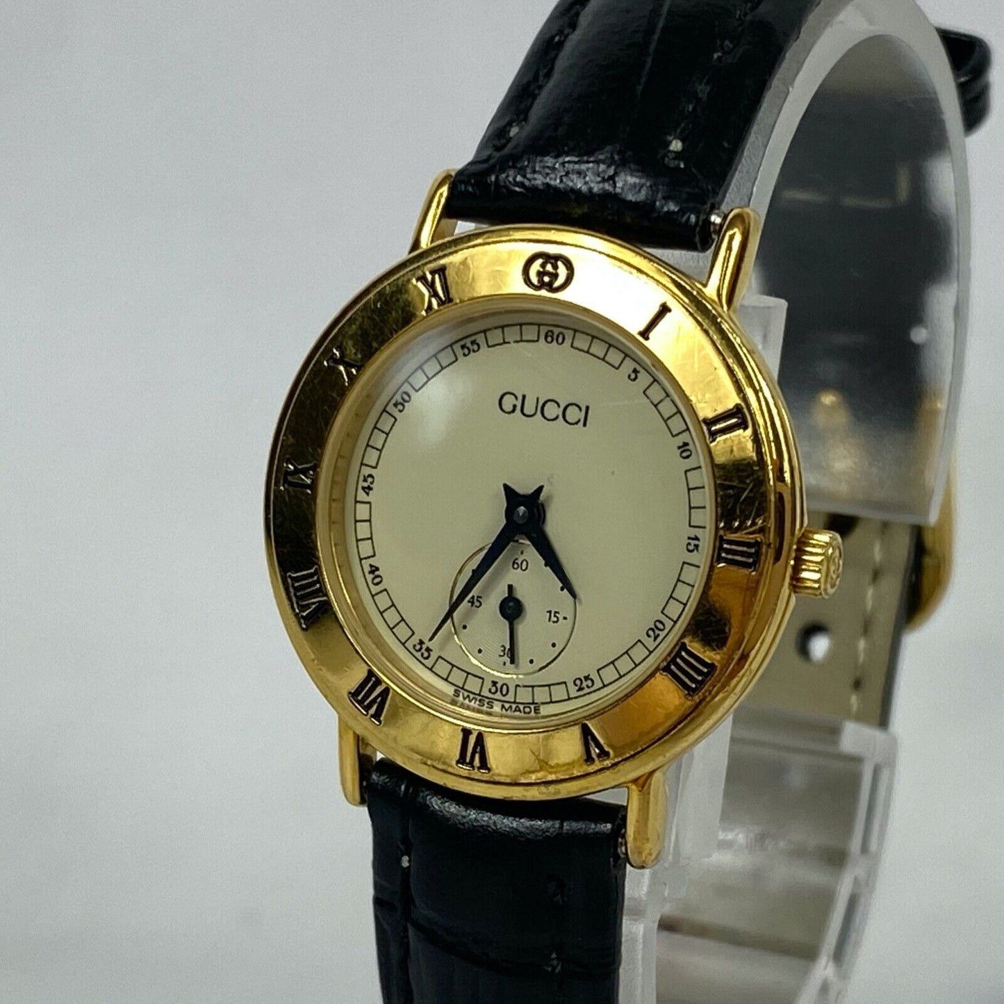 GUCCI 3000.2.L Gold Bezel Swiss Roman Numerals Womens Watch Vintage Excellent