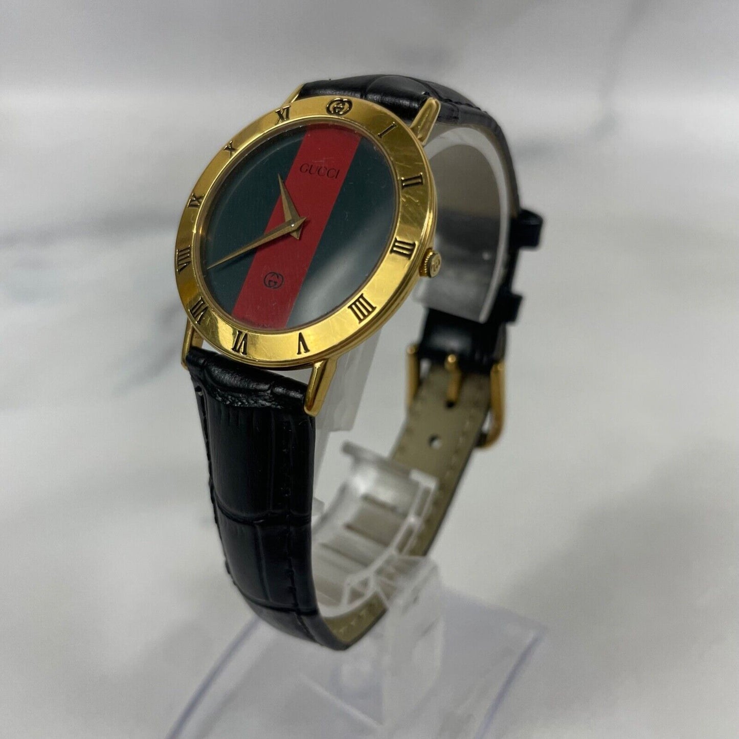 GUCCI 3000M Swiss Red Green Roman Numerals Womens Watch Vintage Excellent