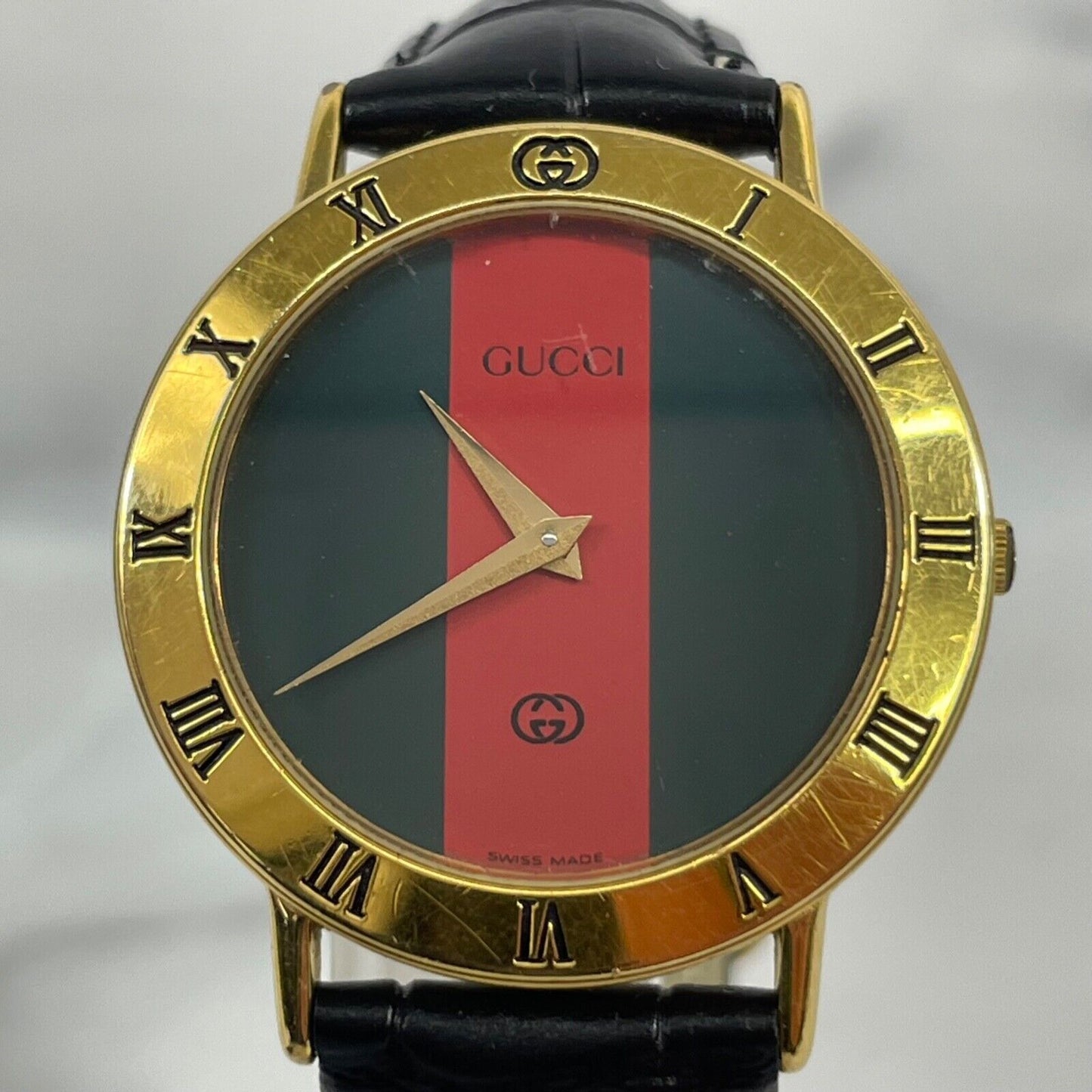 GUCCI 3000M Swiss Red Green Roman Numerals Womens Watch Vintage Excellent