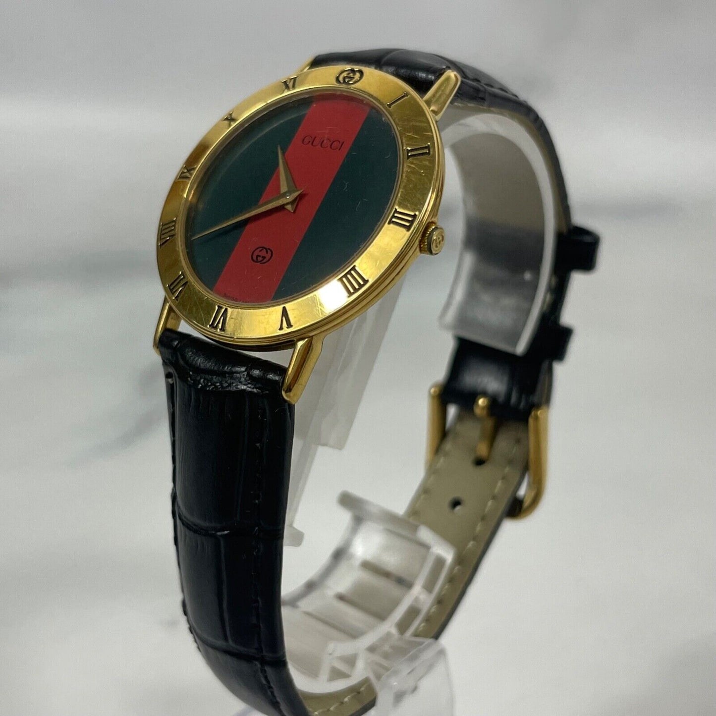 GUCCI 3000M Swiss Red Green Roman Numerals Womens Watch Vintage Excellent