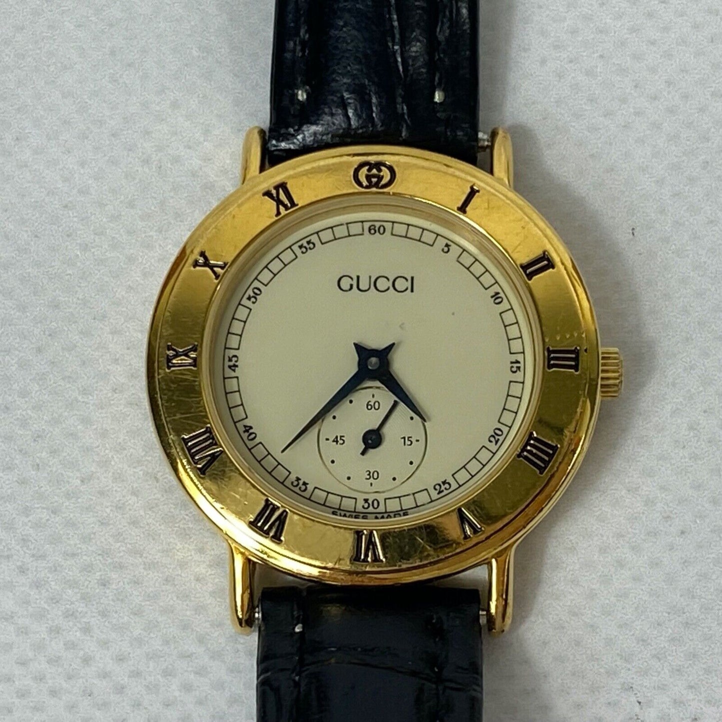 GUCCI 3000.2.L Gold Bezel Swiss Roman Numerals Womens Watch Vintage Excellent