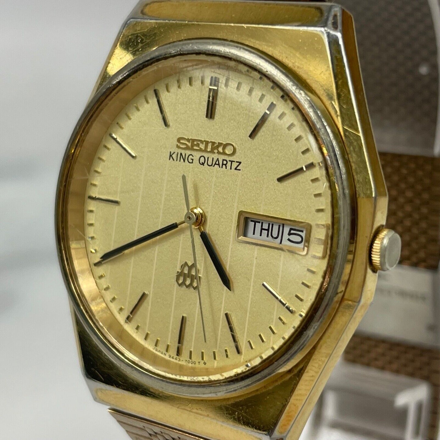 SEIKO KING Quartz 9443-7000 Gold Day/Date Analog Mens Watch Vintage Excellent