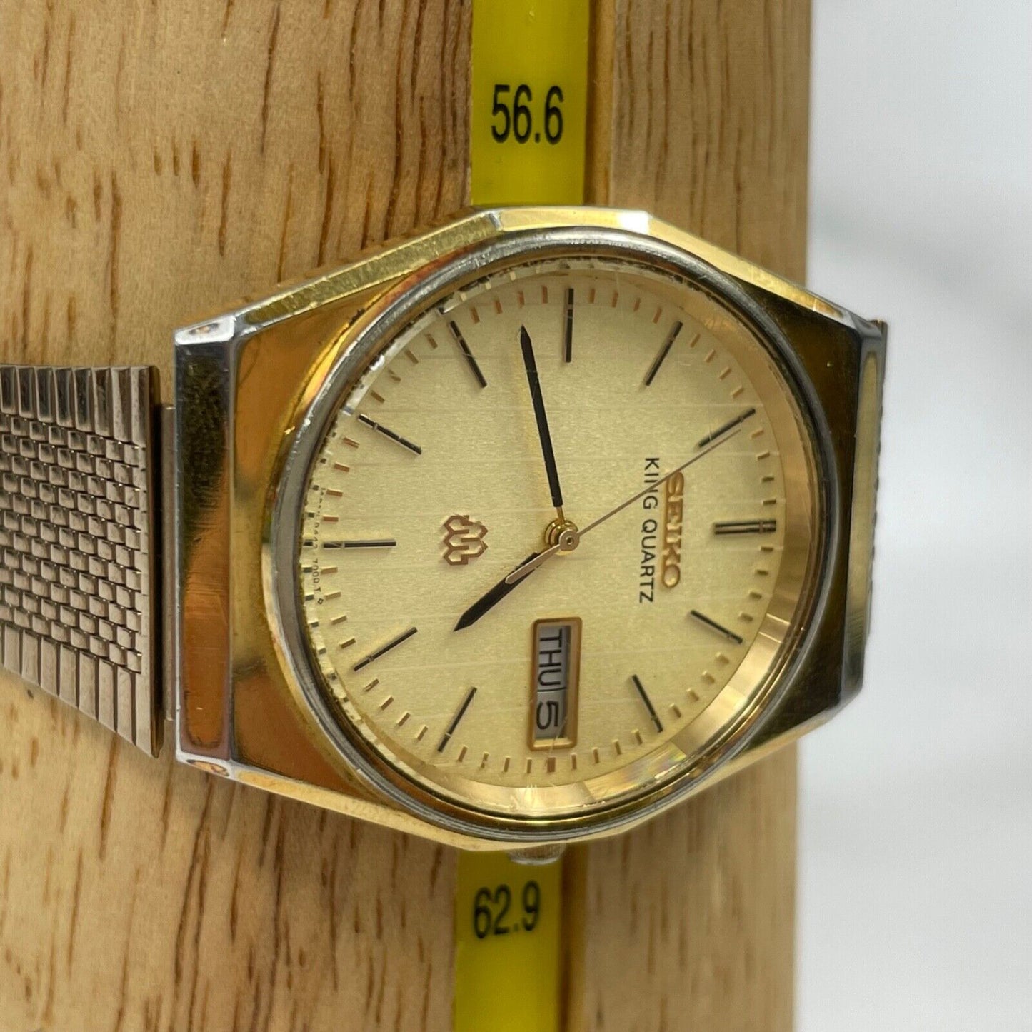 SEIKO KING Quartz 9443-7000 Gold Day/Date Analog Mens Watch Vintage Excellent