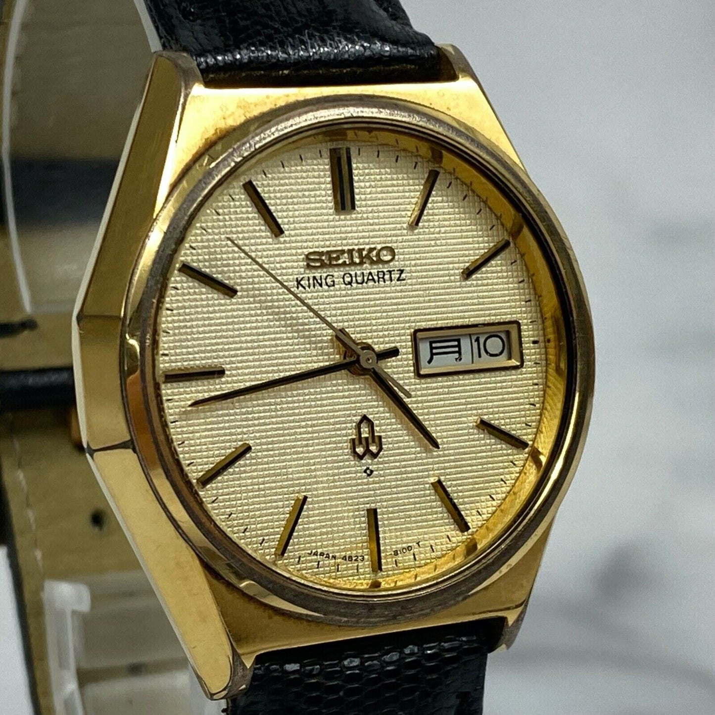 SEIKO KING QUARTZ 4823-8120 Gold Dial Day/Date Mens Watch Vintage Excellent