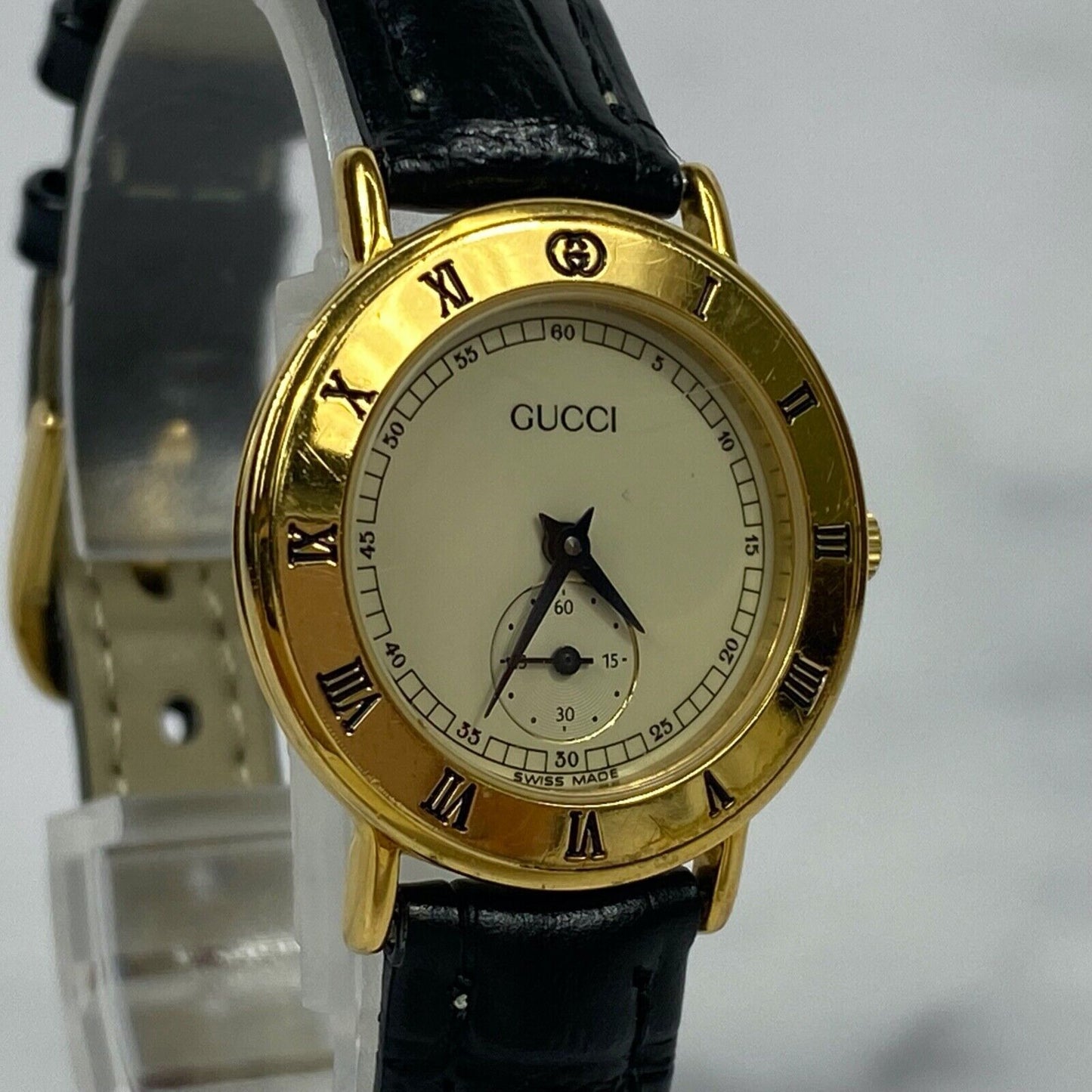 GUCCI 3000.2.L Gold Bezel Swiss Roman Numerals Womens Watch Vintage Excellent