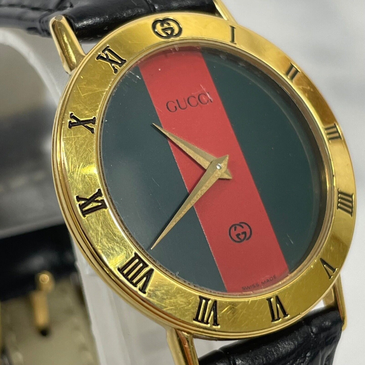 GUCCI 3000M Swiss Red Green Roman Numerals Womens Watch Vintage Excellent