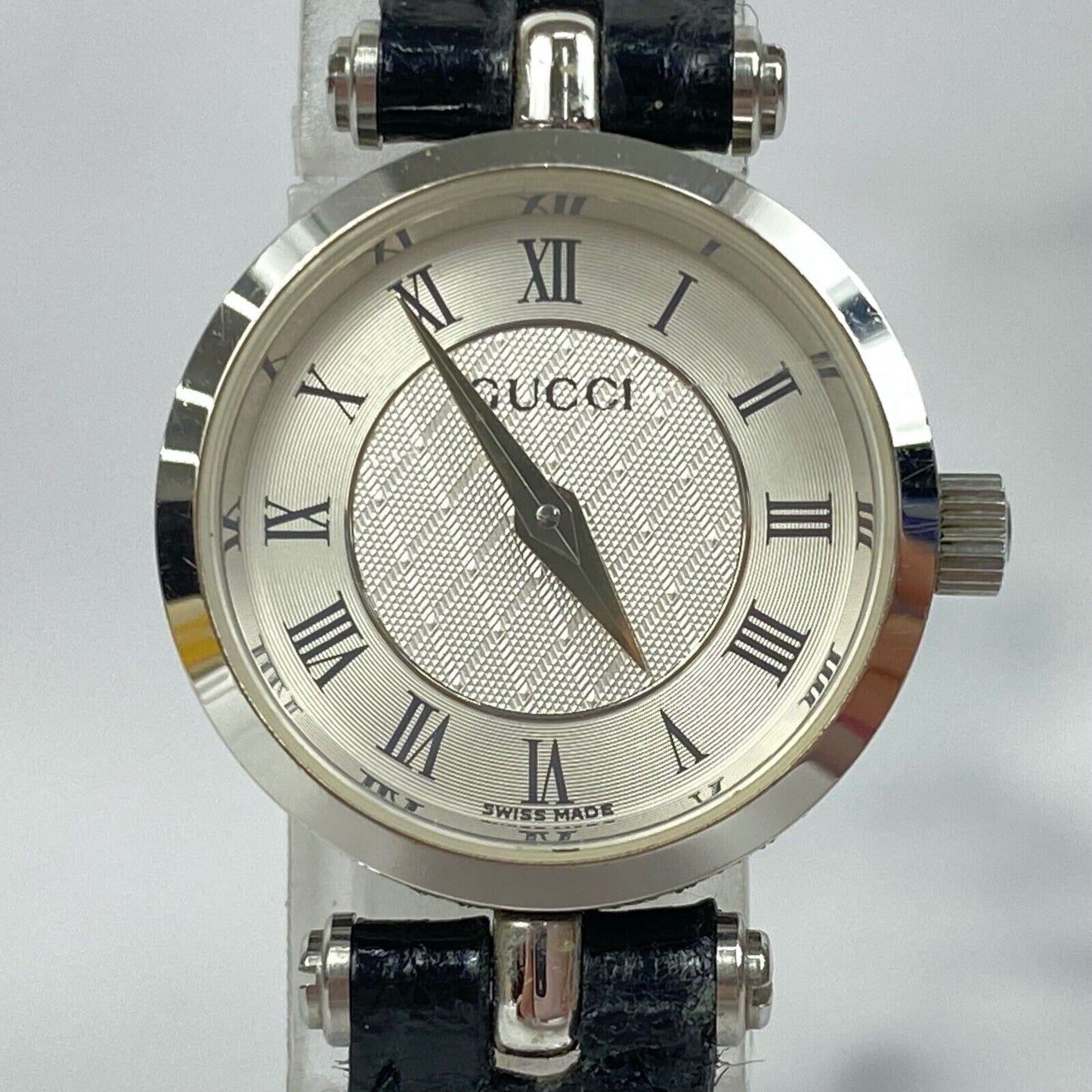 GUCCI 2040L Swiss Roman Numerals Silver Quartz Womens Watch Vintage Excellent