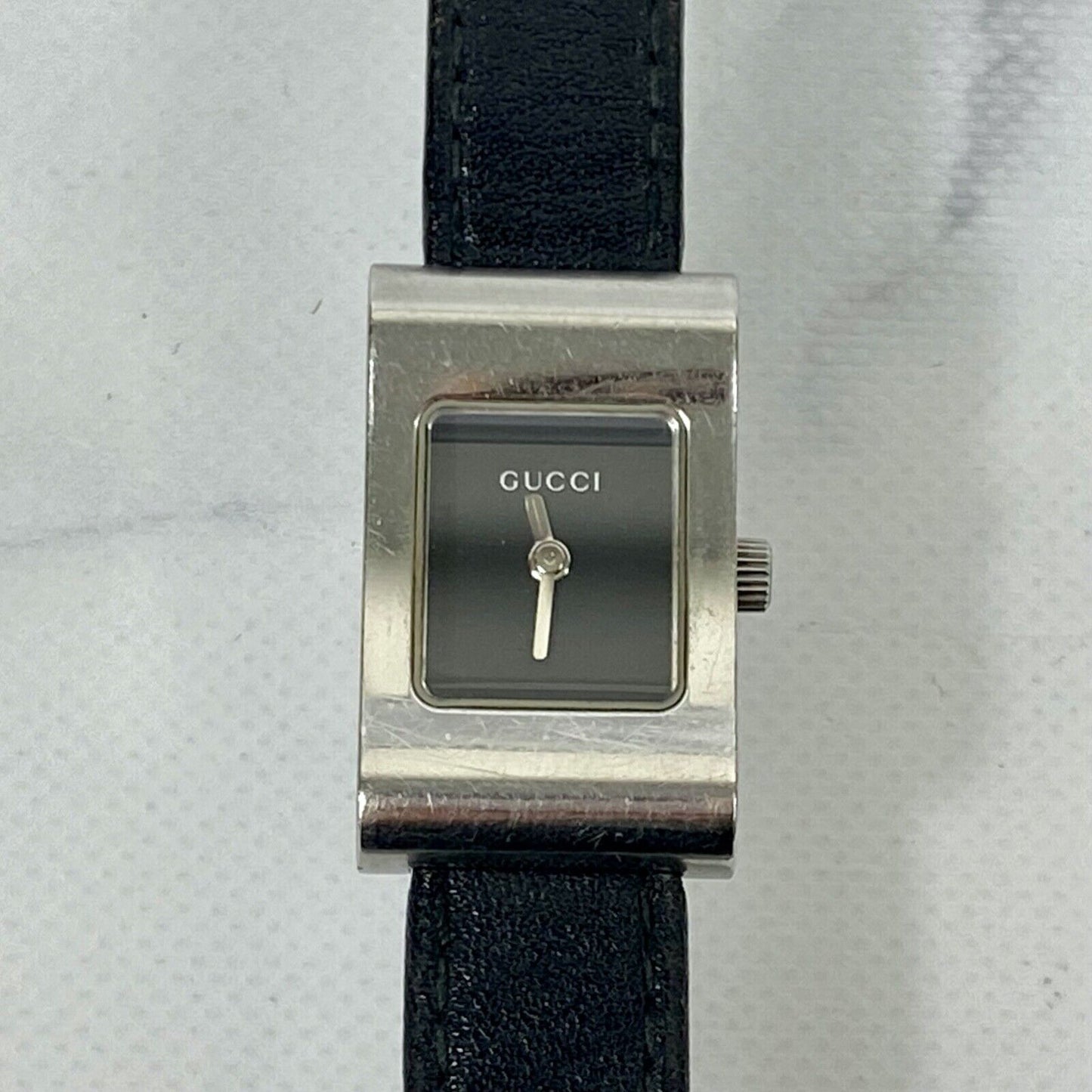 GUCCI 2300L Swiss Black Analog Rectangle Quartz Womens Watch Vintage Excellent