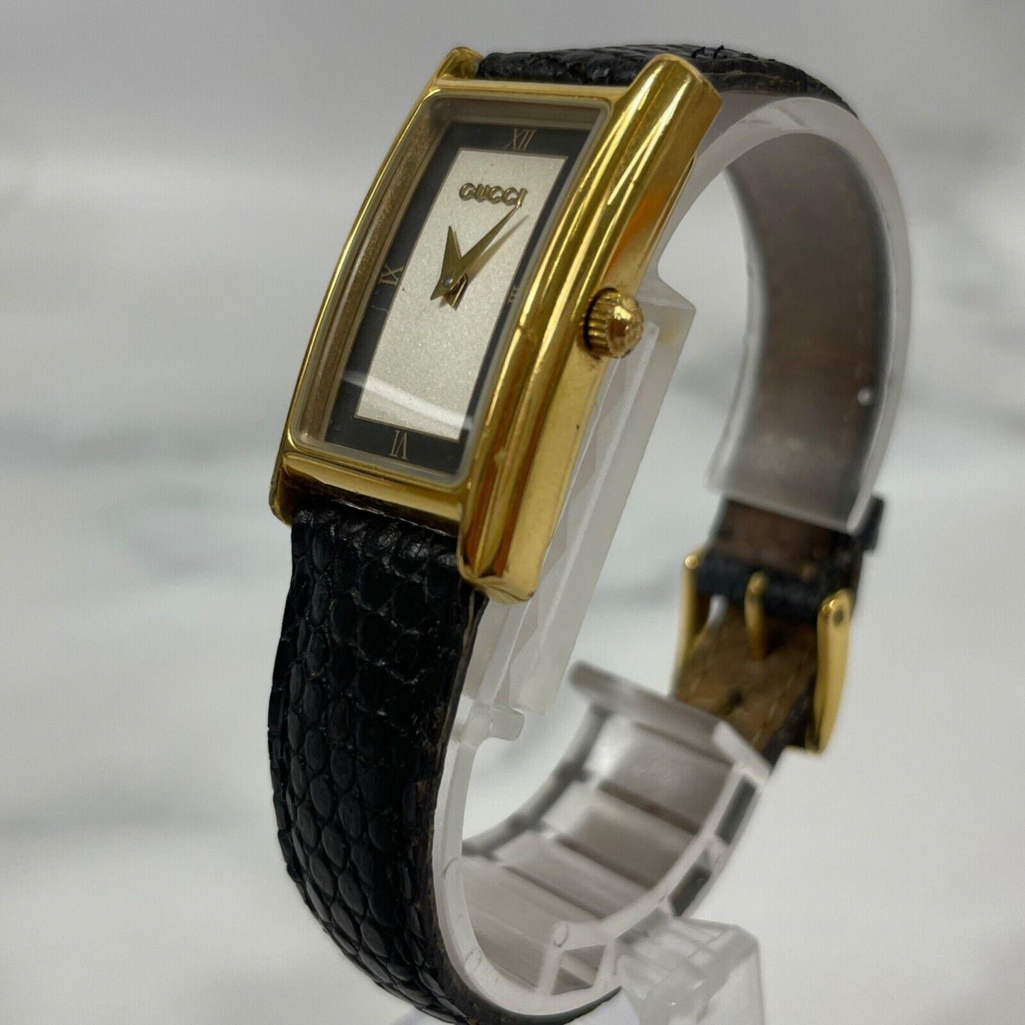 GUCCI 2600L Swiss Made Rectangle Analog Quartz Womens Watch Vintage Excellent